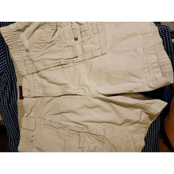 St. John's Bay Hiking Shorts Men's 38 tan Utility Pockets - Picture 1 of 4